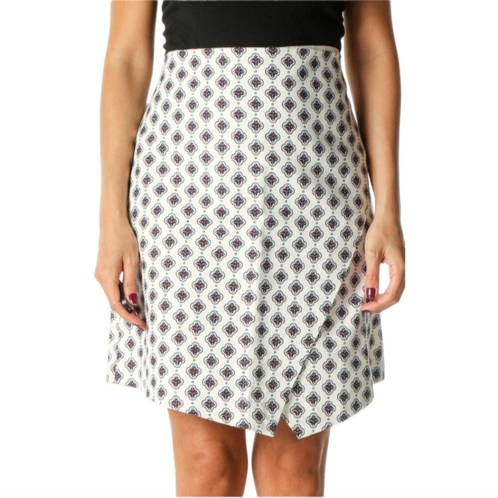 LOFT Ann Taylor skirt a-line‎ medallion print on white 6